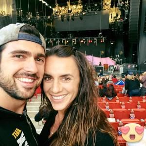 Meet your Posher, Troy